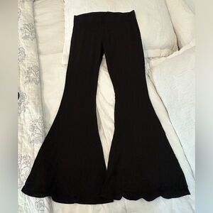 MICHAEL LAUREN Black bell bottom pull on pants size XS